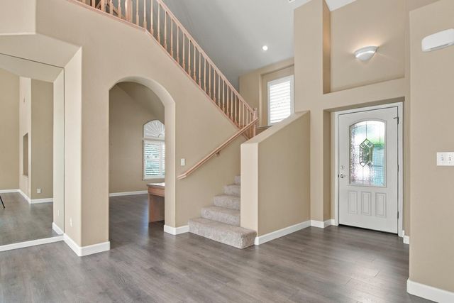 404 Solmar Ct, Oakdale, CA 95361