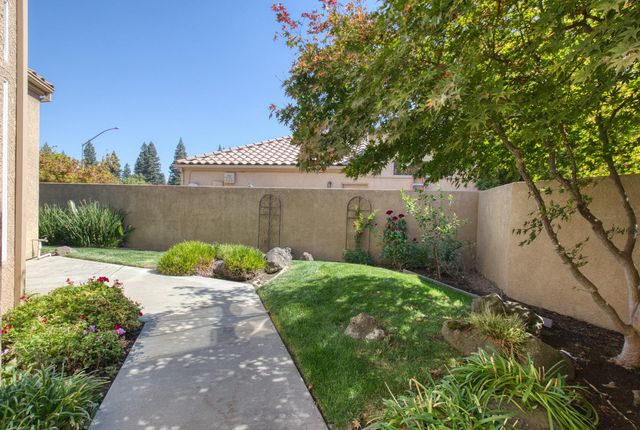 404 Solmar Ct, Oakdale, CA 95361