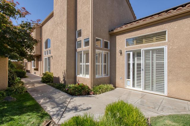 404 Solmar Ct, Oakdale, CA 95361