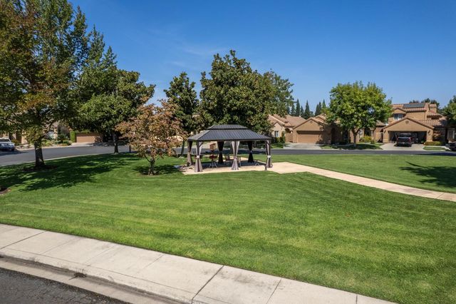 404 Solmar Ct, Oakdale, CA 95361