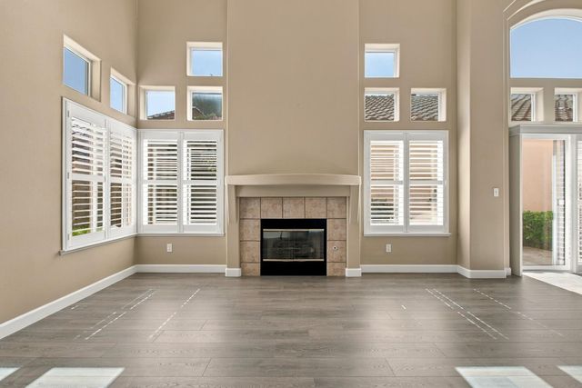 404 Solmar Ct, Oakdale, CA 95361