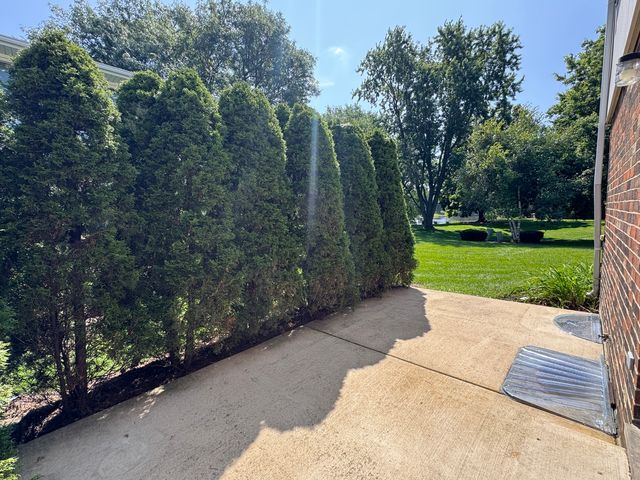 1656 Castbourne Court, Wheaton, IL 60189