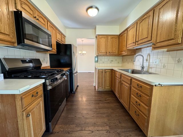1656 Castbourne Court, Wheaton, IL 60189