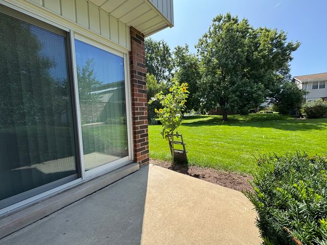 1656 Castbourne Court, Wheaton, IL 60189