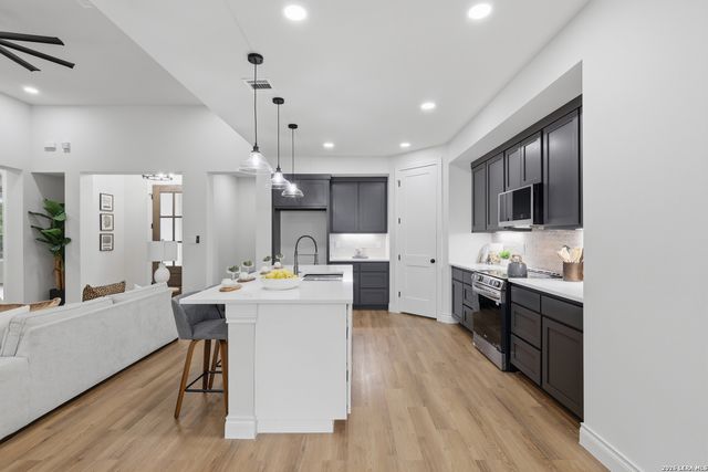860 Rayner Ranch, Spring Branch, TX 78070
