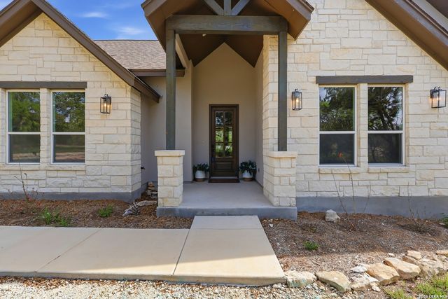 860 Rayner Ranch, Spring Branch, TX 78070