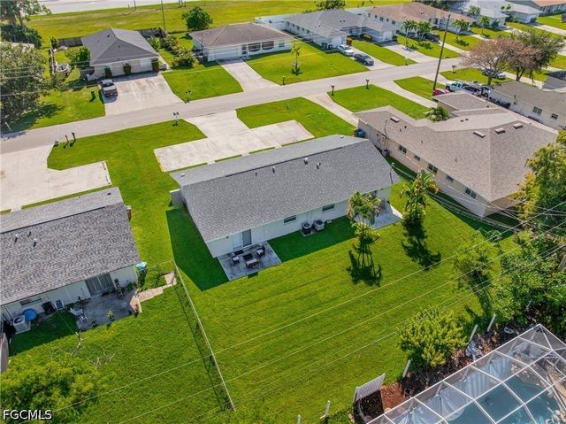 1722 SW Santa Barbara PL, Cape Coral, FL 33991