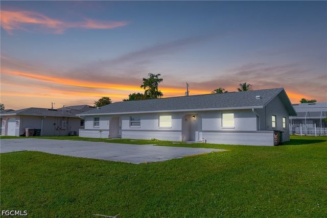 1722 SW Santa Barbara PL, Cape Coral, FL 33991