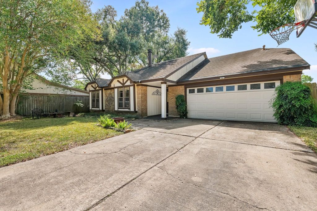 1011 Western Meadows Drive, Katy, TX 77450