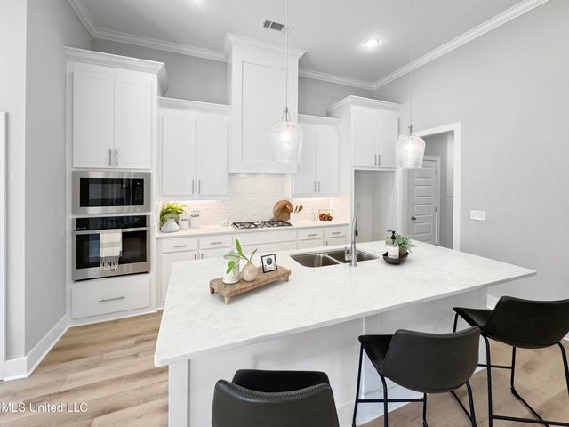 1018 Kensington Drive, Flowood, MS 39232