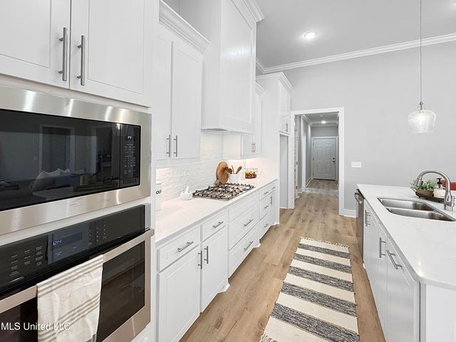 1018 Kensington Drive, Flowood, MS 39232