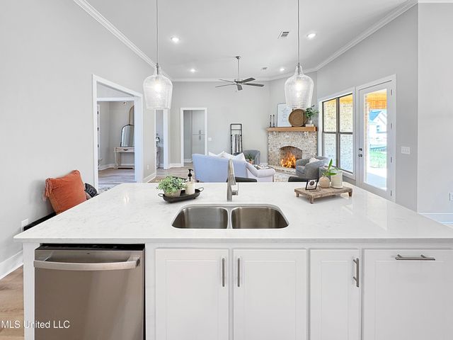 1018 Kensington Drive, Flowood, MS 39232