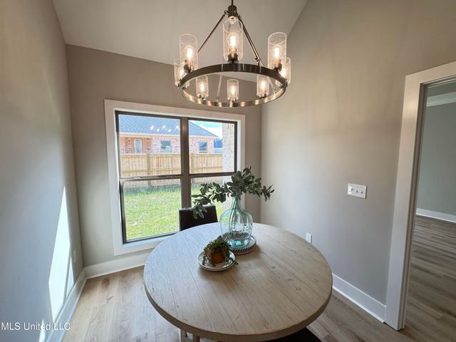 1018 Kensington Drive, Flowood, MS 39232