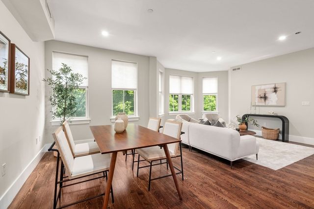 10 St George Street 103, Boston, MA 02118
