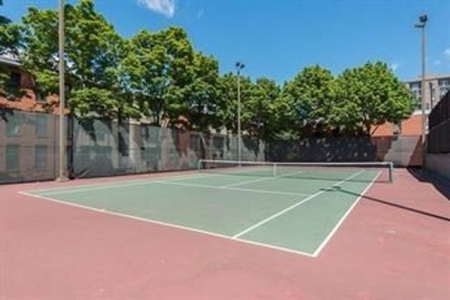 44 Washington St 612, Brookline, MA 02445