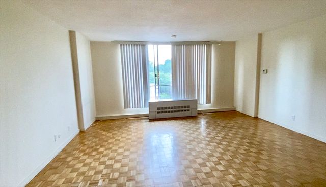 44 Washington St 612, Brookline, MA 02445