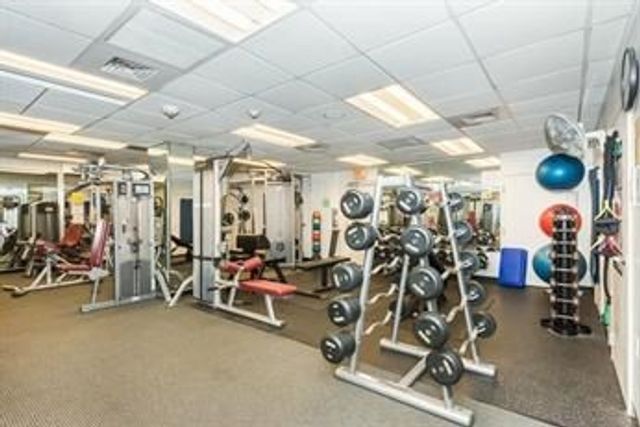 44 Washington St 612, Brookline, MA 02445