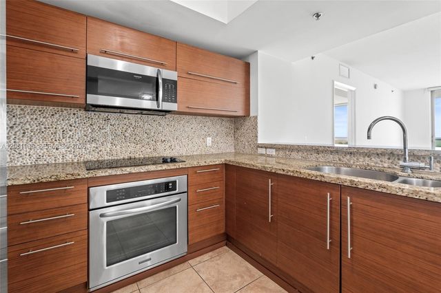 2681 N Flamingo Road 2205S, Sunrise, FL 33323