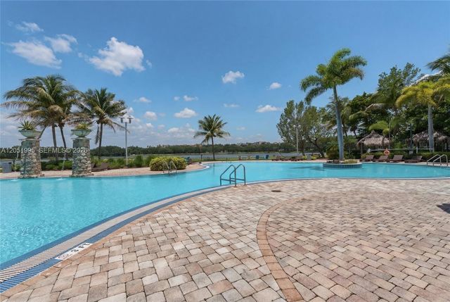 2681 N Flamingo Road 2205S, Sunrise, FL 33323