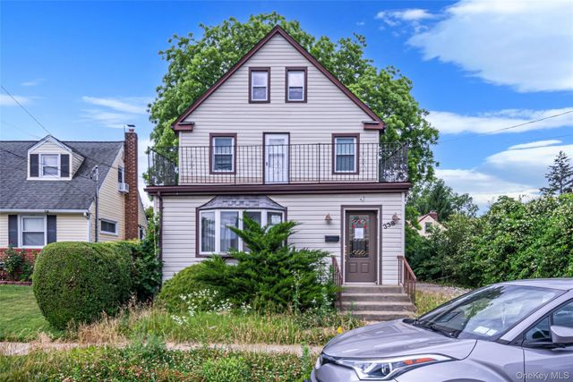 338 California Avenue, Uniondale, NY 11553