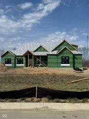 2974 S Kings Way, New Palestine, IN 46163