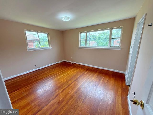 7104 ADELPHI RD, Hyattsville, MD 20782