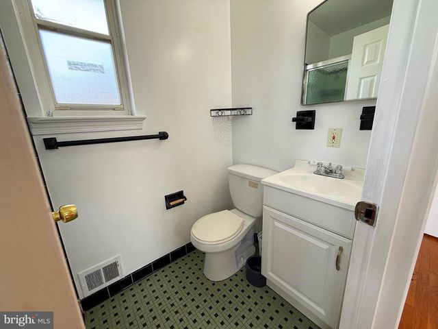 7104 ADELPHI RD, Hyattsville, MD 20782