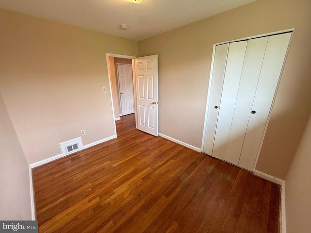 7104 ADELPHI RD, Hyattsville, MD 20782