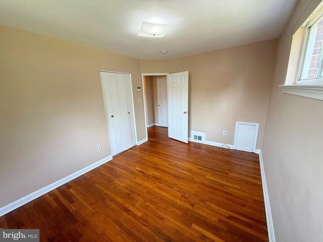 7104 ADELPHI RD, Hyattsville, MD 20782