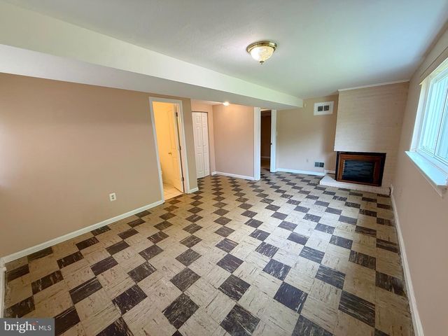 7104 ADELPHI RD, Hyattsville, MD 20782