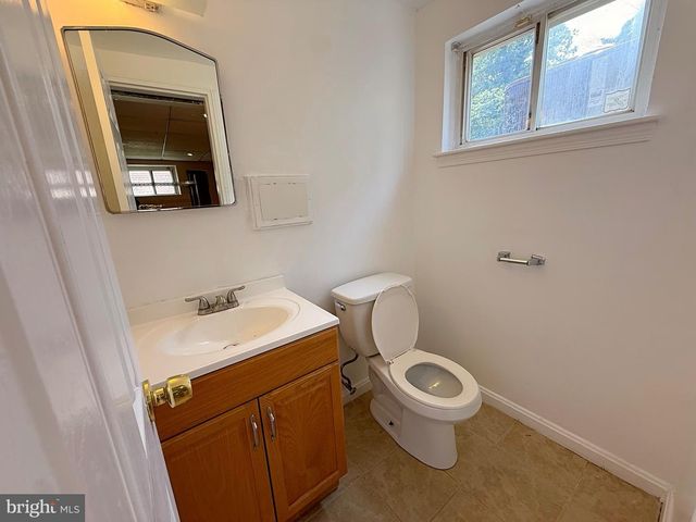 7104 ADELPHI RD, Hyattsville, MD 20782