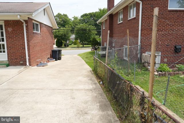 7104 ADELPHI RD, Hyattsville, MD 20782
