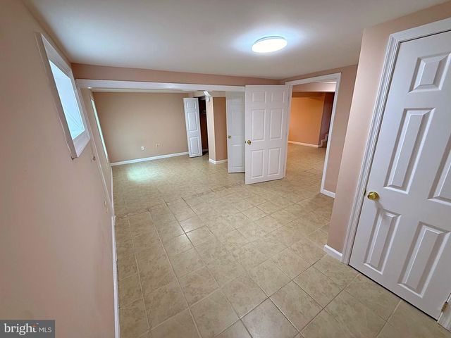 7104 ADELPHI RD, Hyattsville, MD 20782