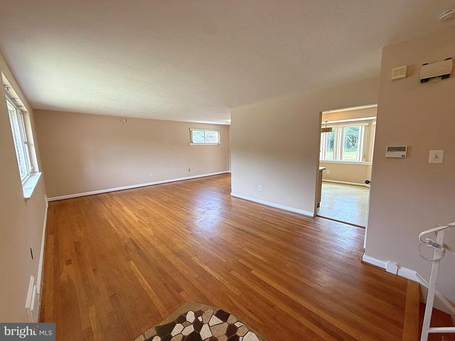 7104 ADELPHI RD, Hyattsville, MD 20782