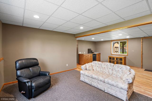 3220 Marlin Avenue, Vadnais Heights, MN 55127