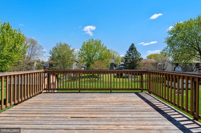 3220 Marlin Avenue, Vadnais Heights, MN 55127
