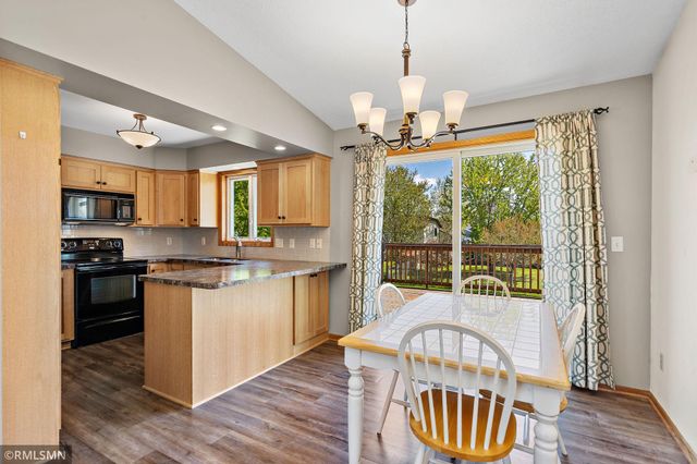 3220 Marlin Avenue, Vadnais Heights, MN 55127