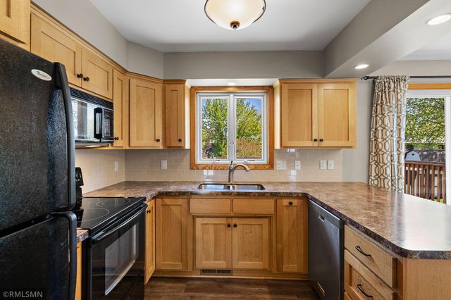 3220 Marlin Avenue, Vadnais Heights, MN 55127