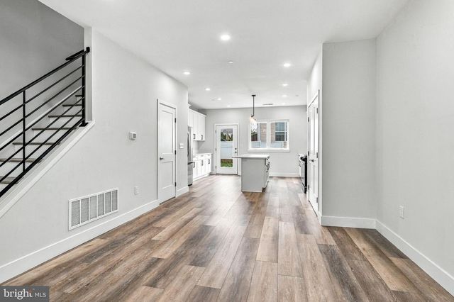 305 FOUNTAIN ST, Philadelphia, PA 19128