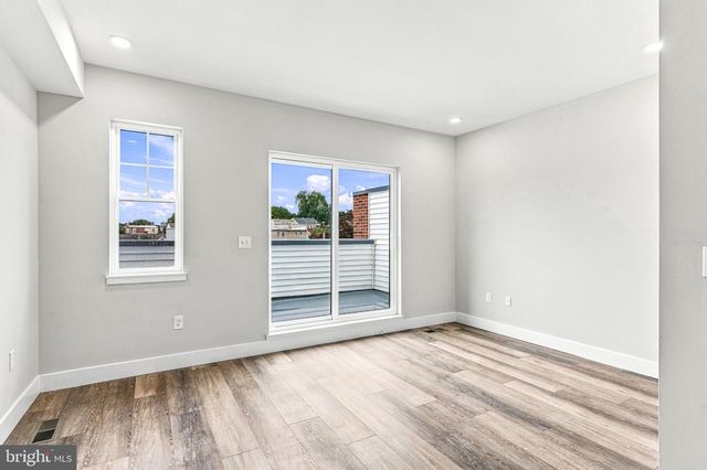 305 FOUNTAIN ST, Philadelphia, PA 19128