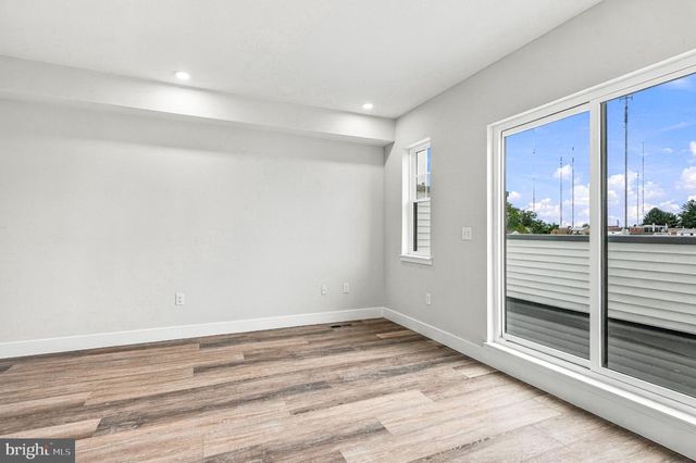 305 FOUNTAIN ST, Philadelphia, PA 19128