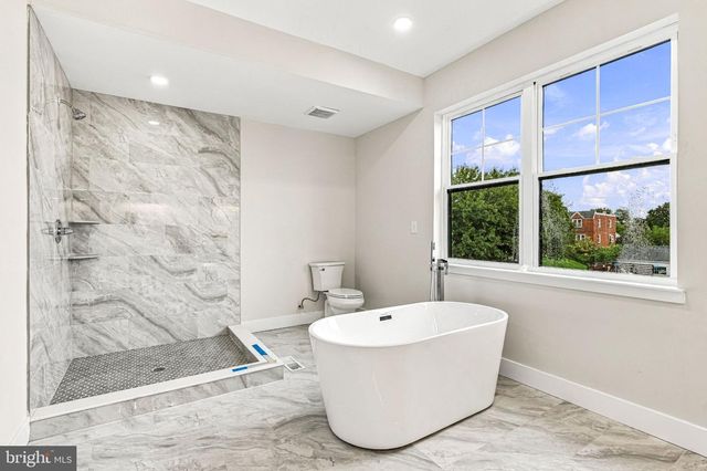 305 FOUNTAIN ST, Philadelphia, PA 19128