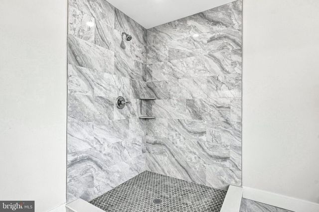 305 FOUNTAIN ST, Philadelphia, PA 19128
