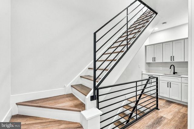 305 FOUNTAIN ST, Philadelphia, PA 19128