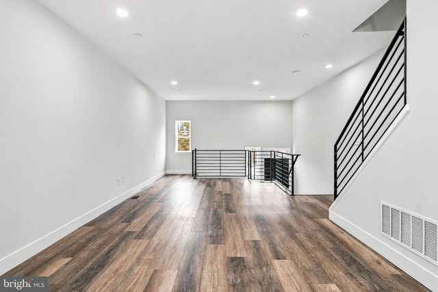 305 FOUNTAIN ST, Philadelphia, PA 19128