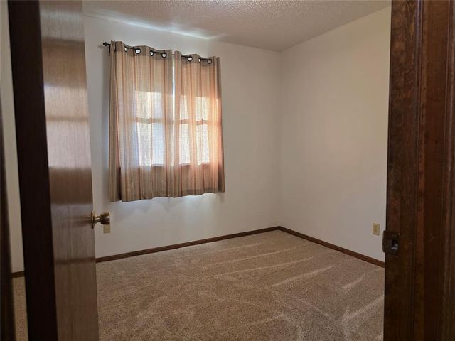 104 S 9th Street Circle, Chickasha, OK 73018