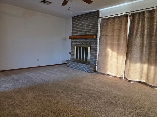 104 S 9th Street Circle, Chickasha, OK 73018