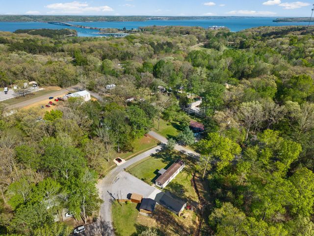 380 Upchurch Drive, Buchanan, TN 38222