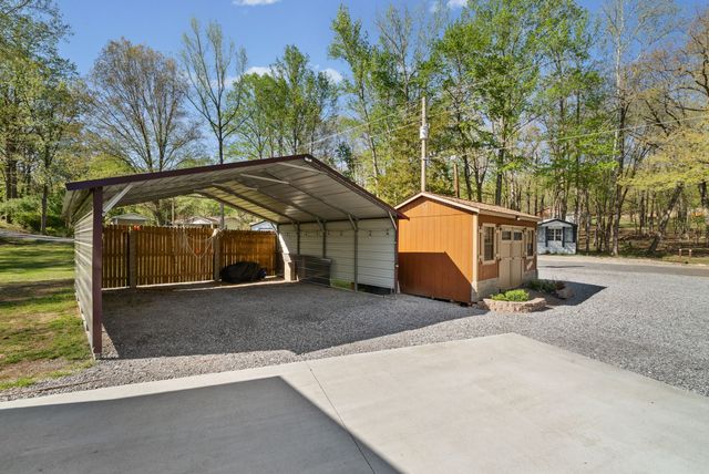 380 Upchurch Drive, Buchanan, TN 38222