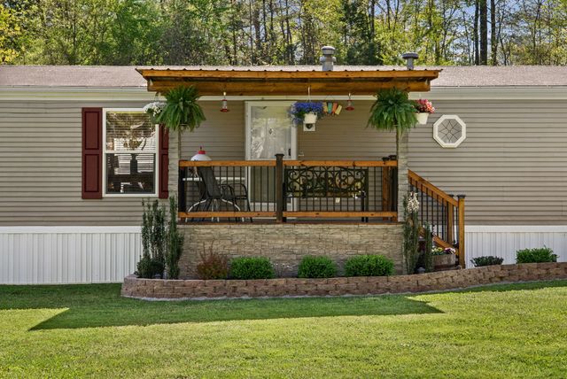 380 Upchurch Drive, Buchanan, TN 38222